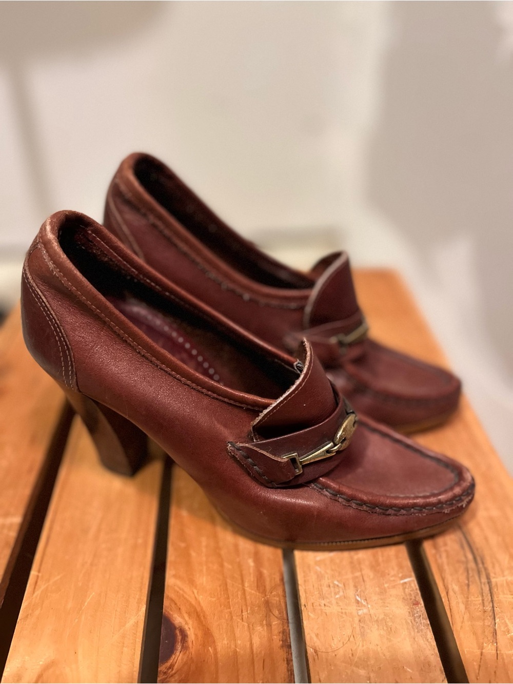 Vintage Women's Brown Leather Heeled Loafers